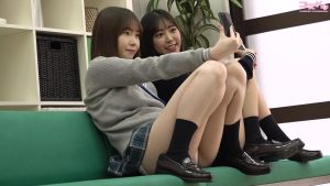 【シーン動画】高梨有紗＆加賀美さらこらぼ制服パンチラ待合室告知