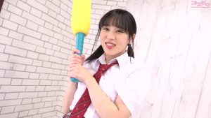 【シーン動画】百瀬里帆バッティングパンチラ＆ベッドでゴロゴロパンチラ告知